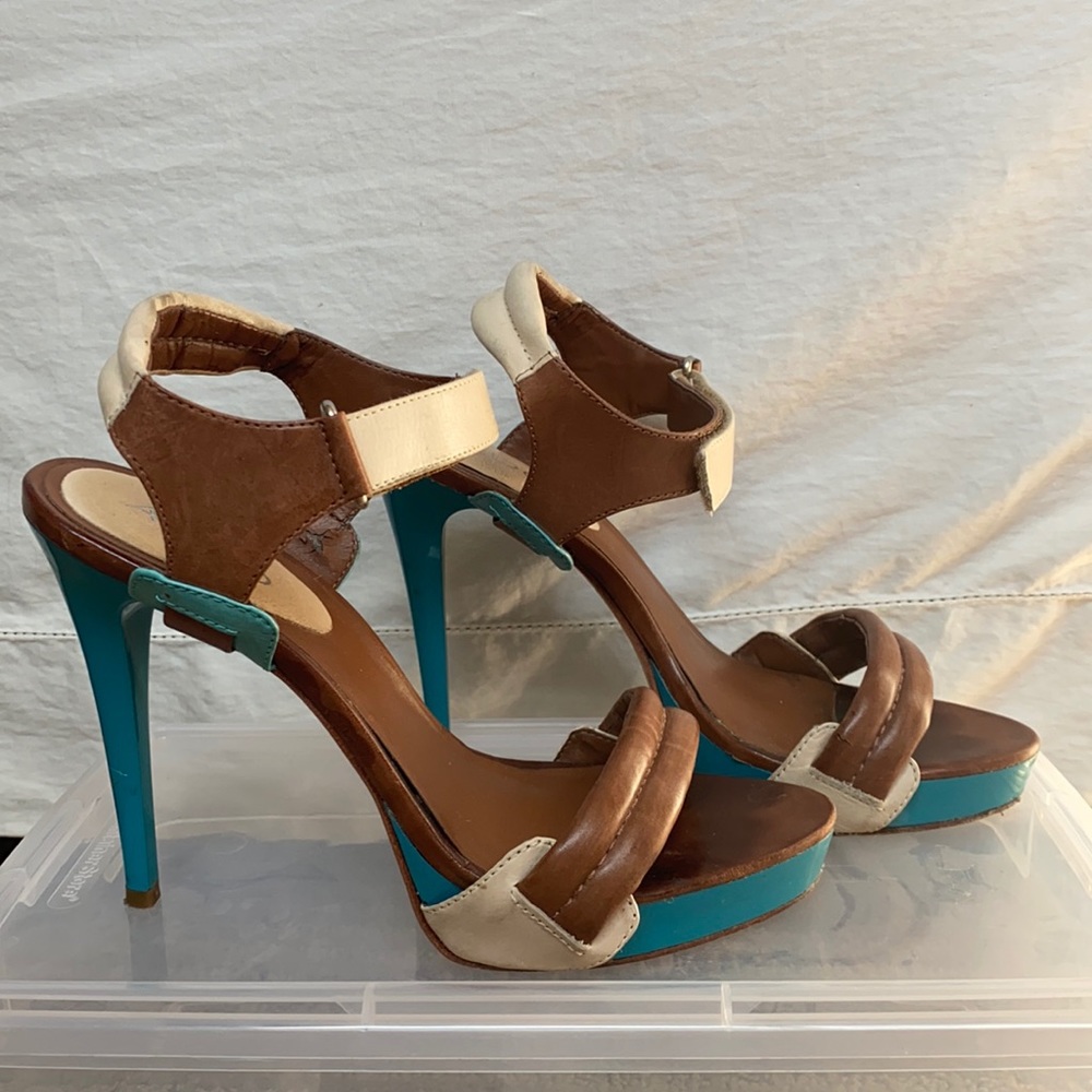 Aldo leather tan/brown /turquoise Velcro strap